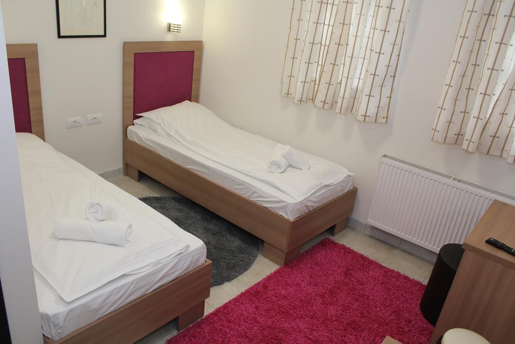 Wake Up Apartments And Rooms Belgrado Exterior foto