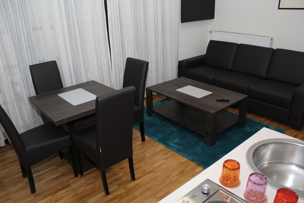 Wake Up Apartments And Rooms Belgrado Exterior foto