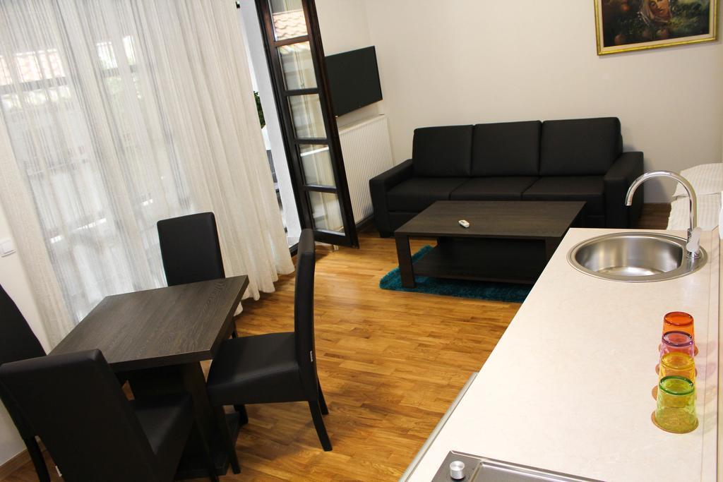 Wake Up Apartments And Rooms Belgrado Exterior foto