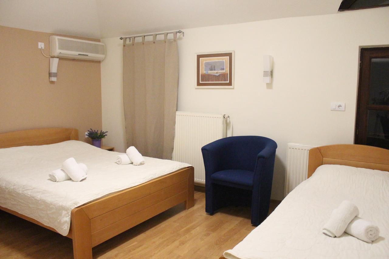 Wake Up Apartments And Rooms Belgrado Exterior foto